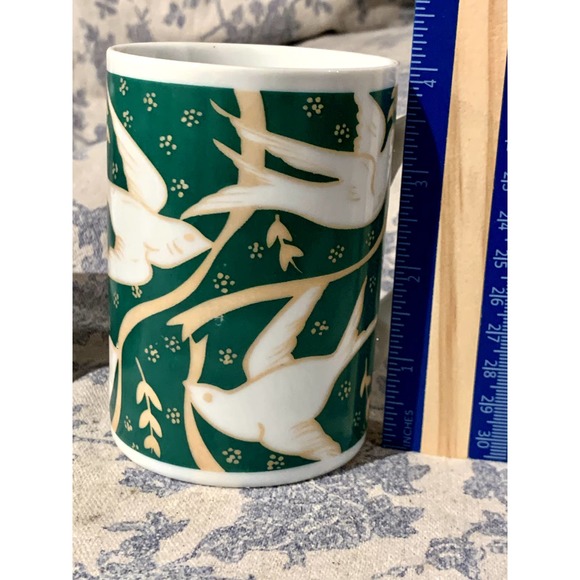 VTG Pair of WCL Green Mugs with Peace Doves and Ribbons - Picture 8 of 9